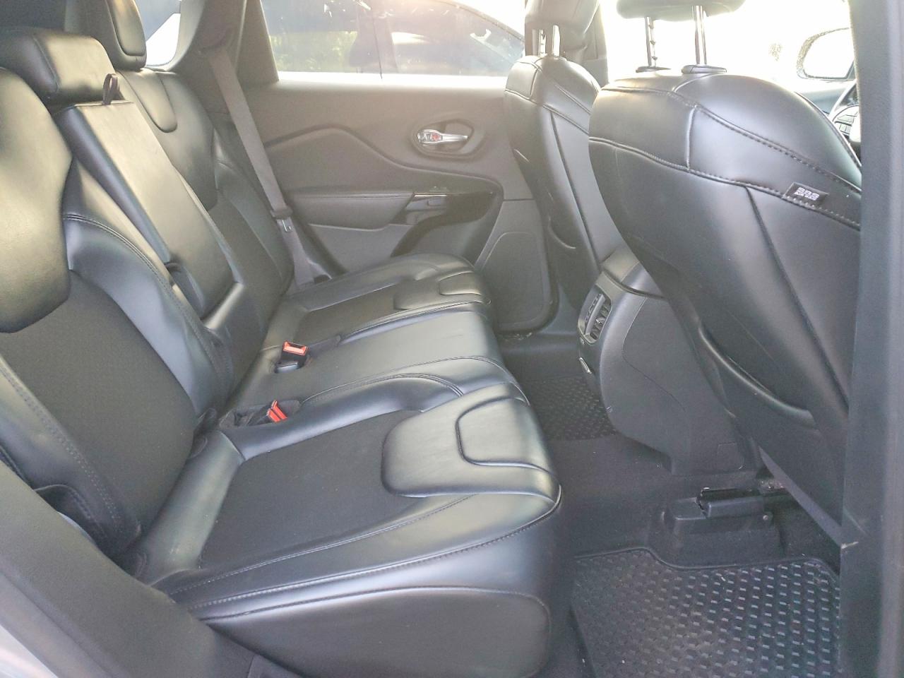 2019 JEEP CHEROKEE LATITUDE PLUS photo 11
