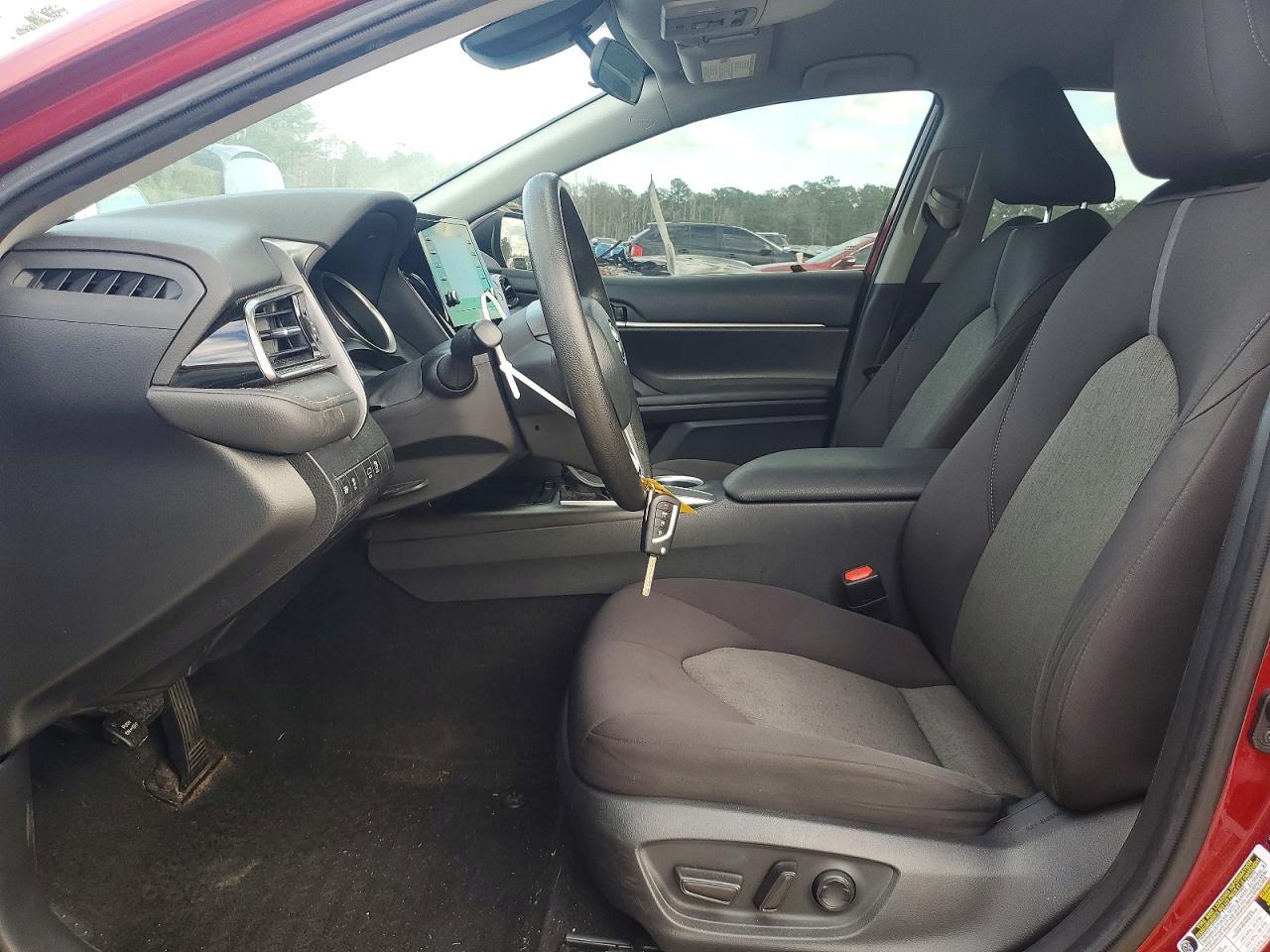 2021 TOYOTA CAMRY LE photo 7