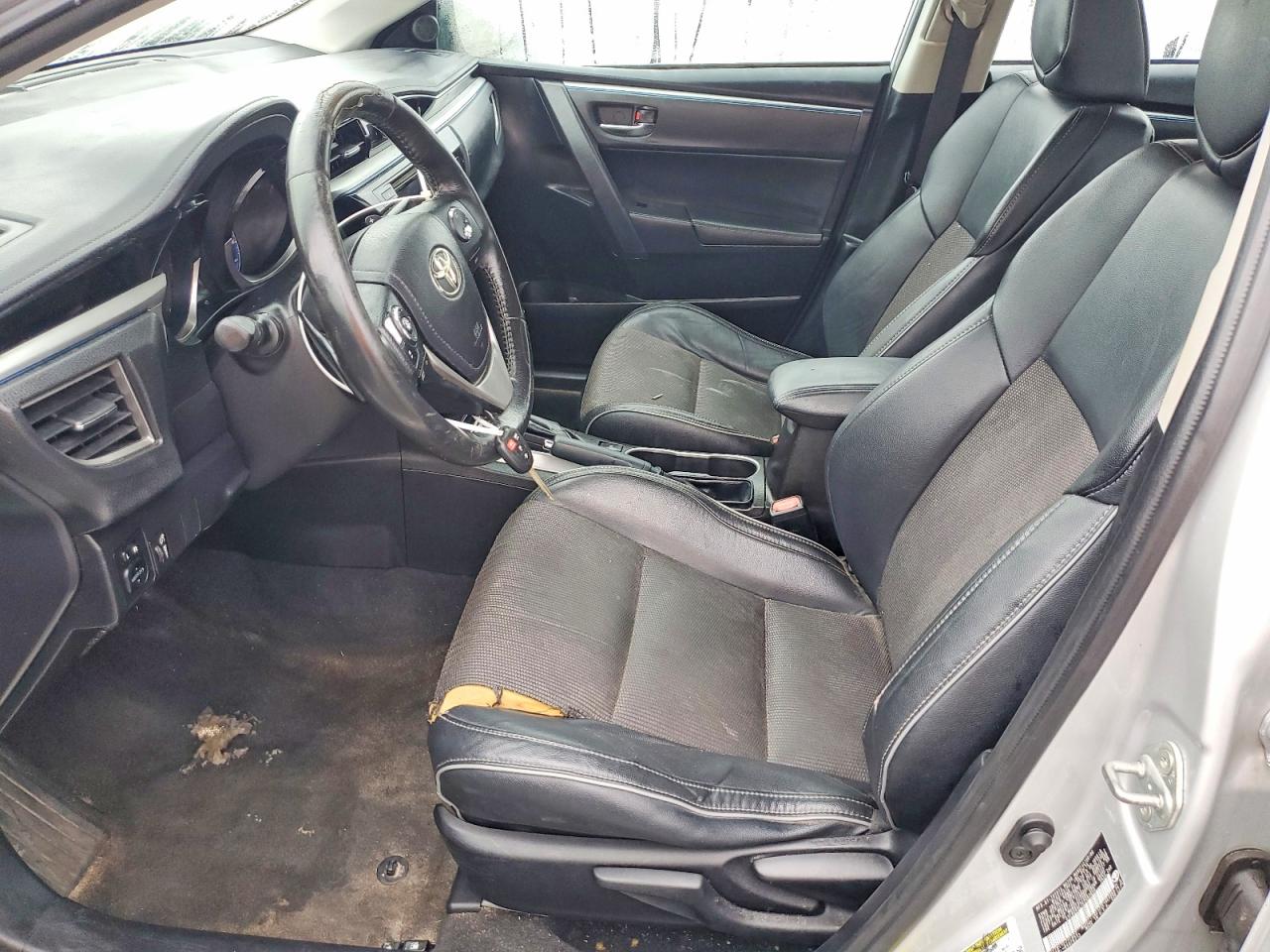 2014 TOYOTA COROLLA photo 7