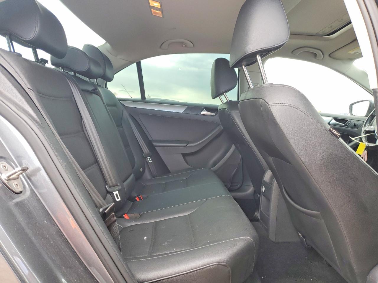 2018 VOLKSWAGEN JETTA SE photo 10