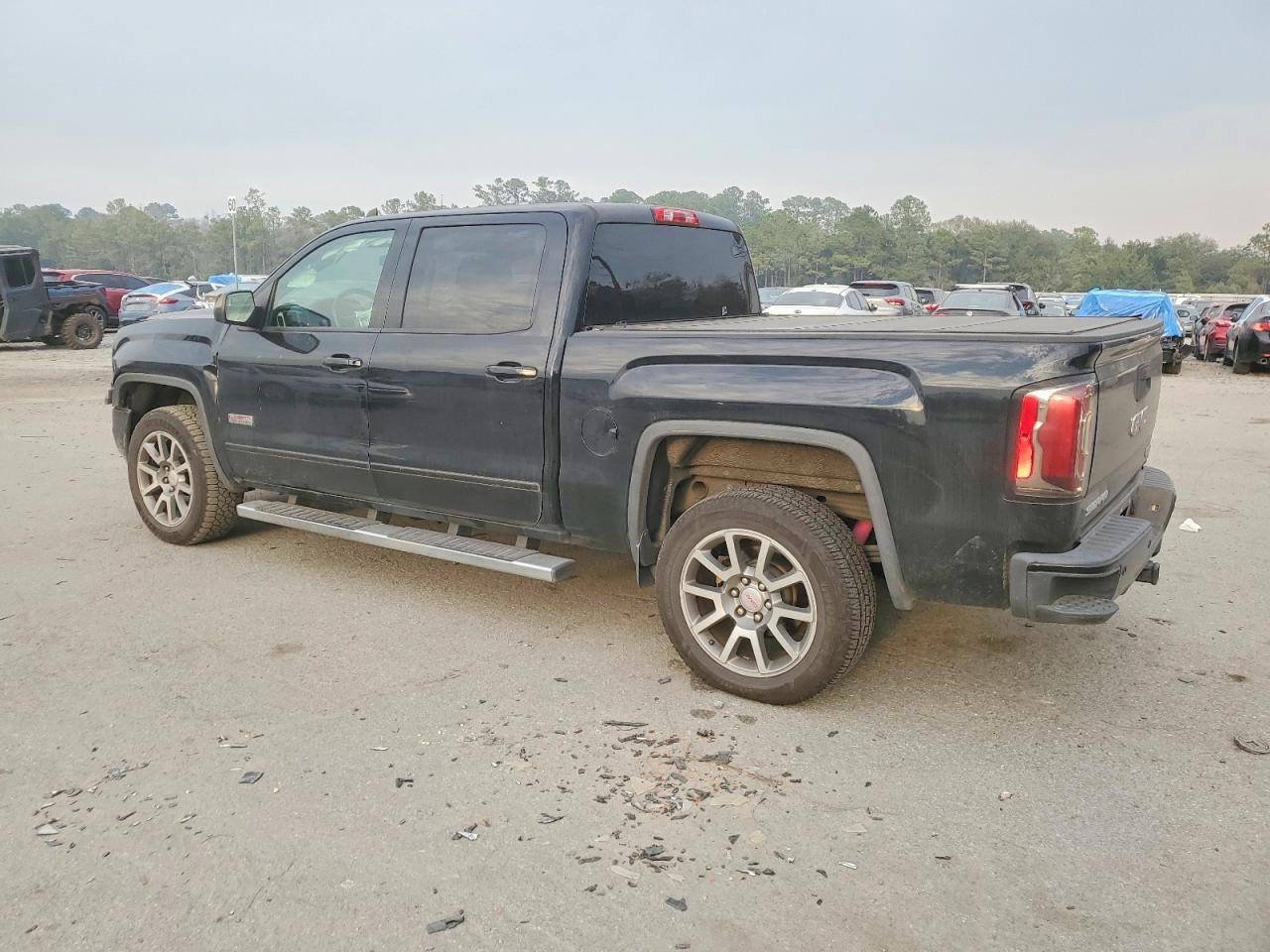 2017 GMC SIERRA K1500 SLT photo 2