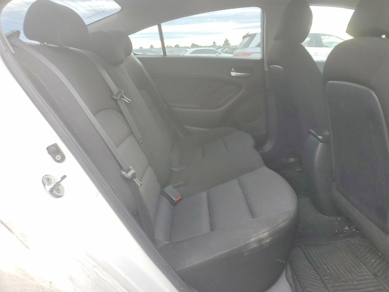2017 KIA FORTE LX photo 10
