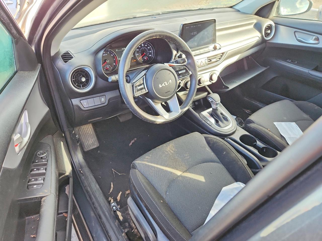 2024 KIA FORTE LX photo 8