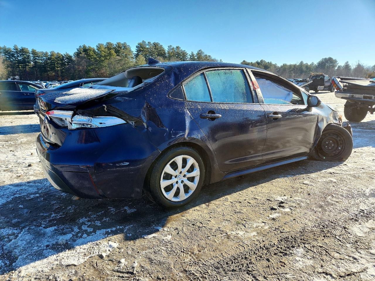 2024 TOYOTA COROLLA LE photo 3