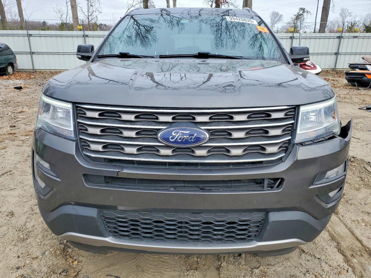 2017 FORD EXPLORER XLT photo 5