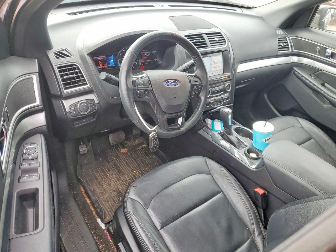 2017 FORD EXPLORER XLT photo 8