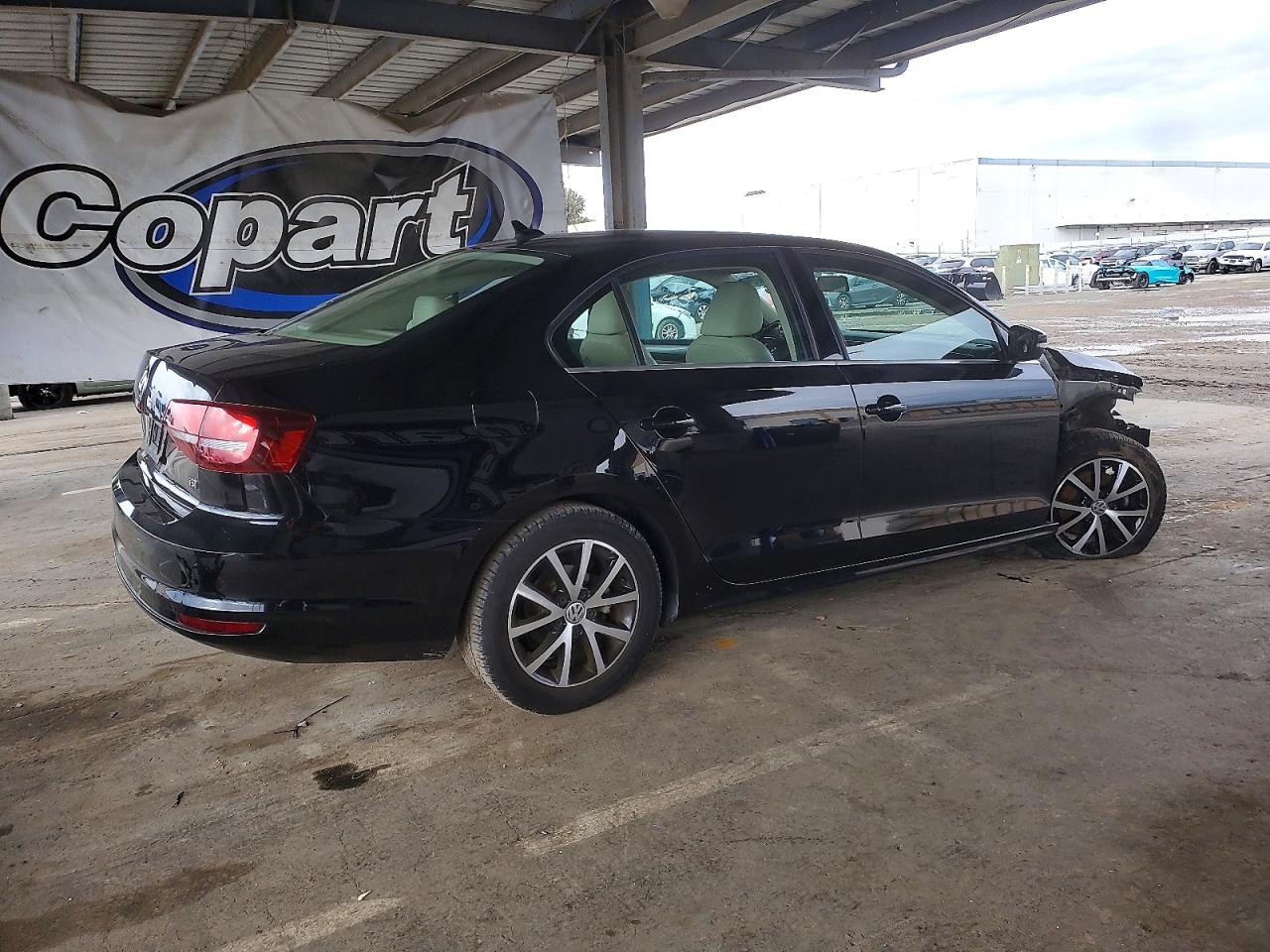 2018 VOLKSWAGEN JETTA SE photo 3