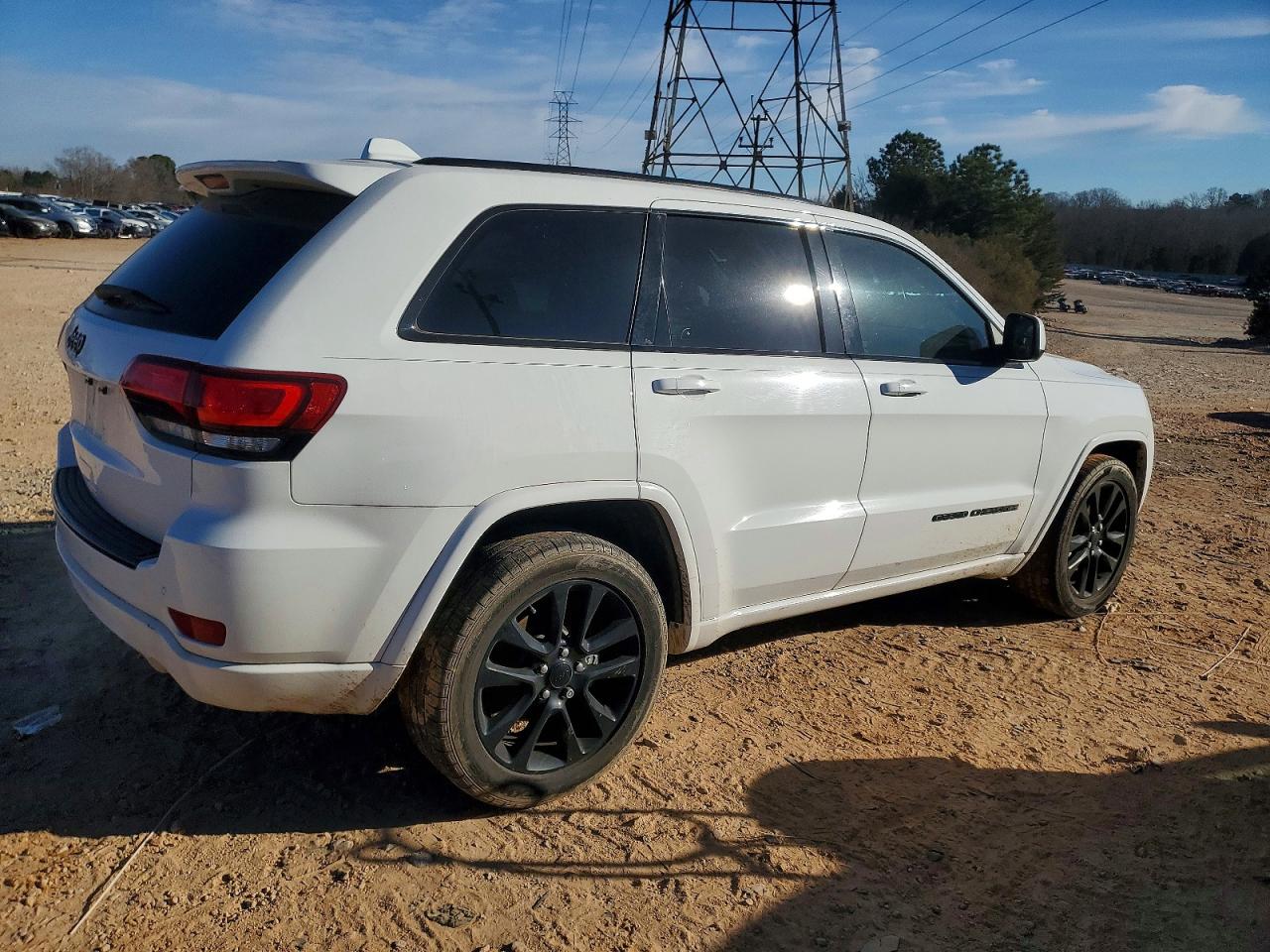2018 JEEP GRAND CHEROKEE LAREDO photo 3