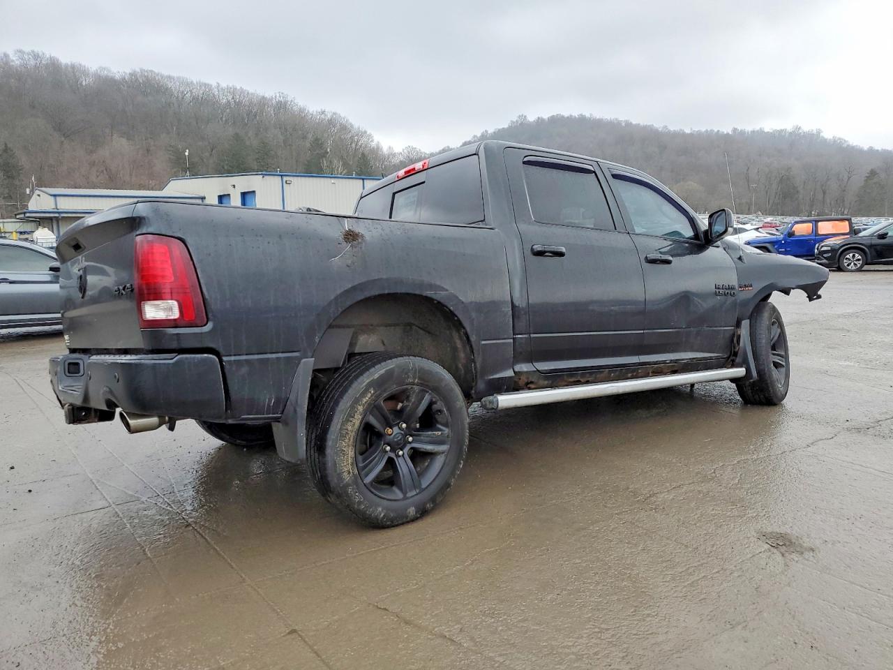2015 RAM 1500 SPORT photo 3
