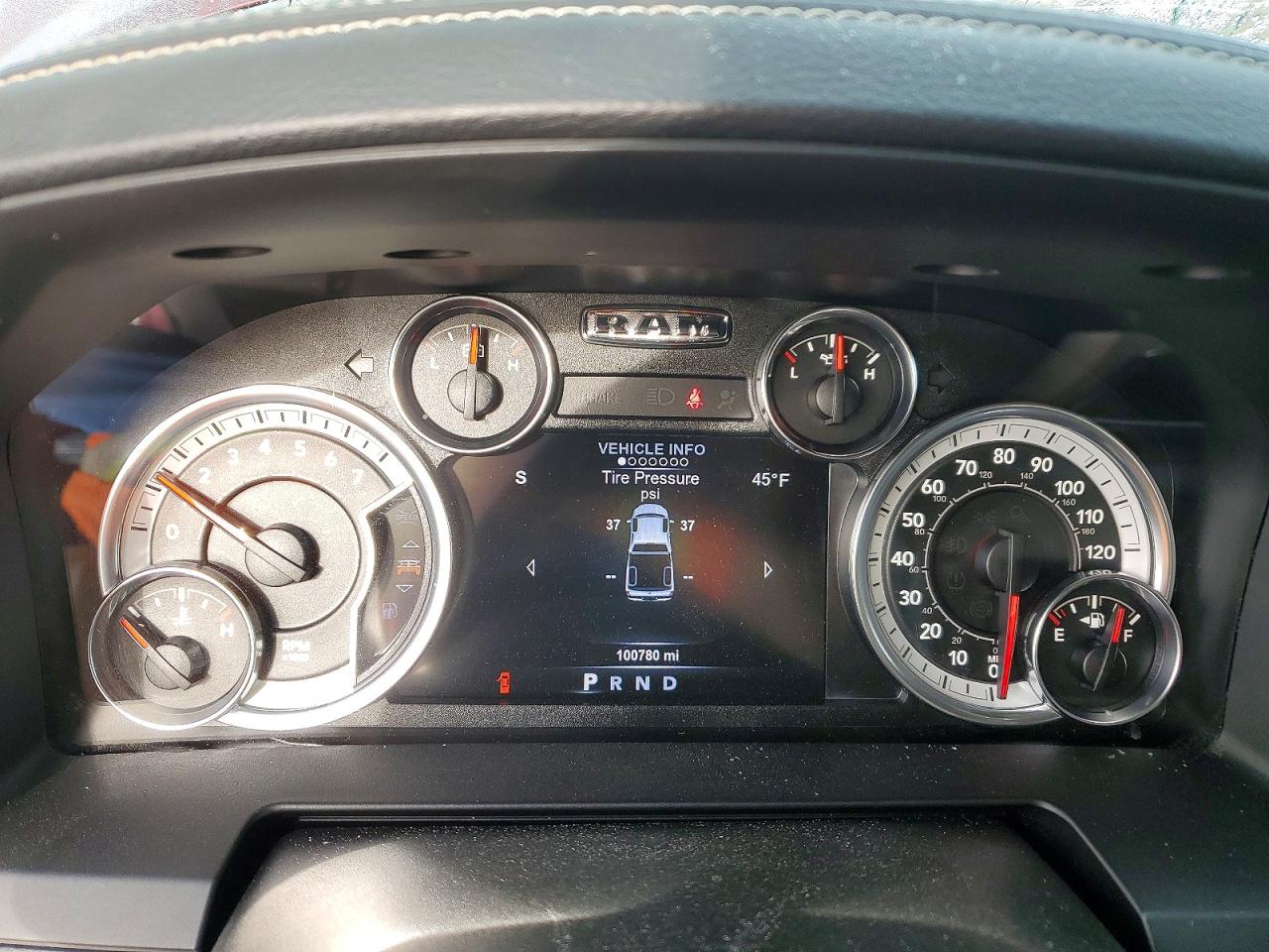 2017 RAM 1500 LARAMIE photo 9
