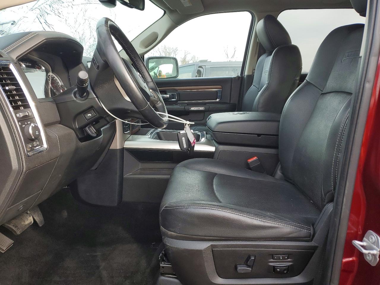 2017 RAM 1500 LARAMIE photo 7