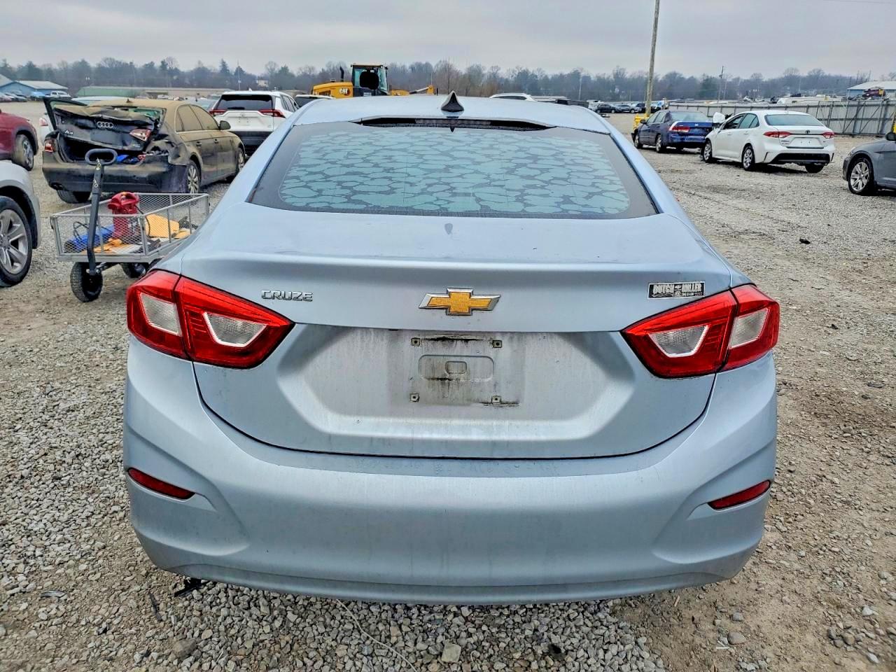 2017 CHEVROLET CRUZE LS photo 6