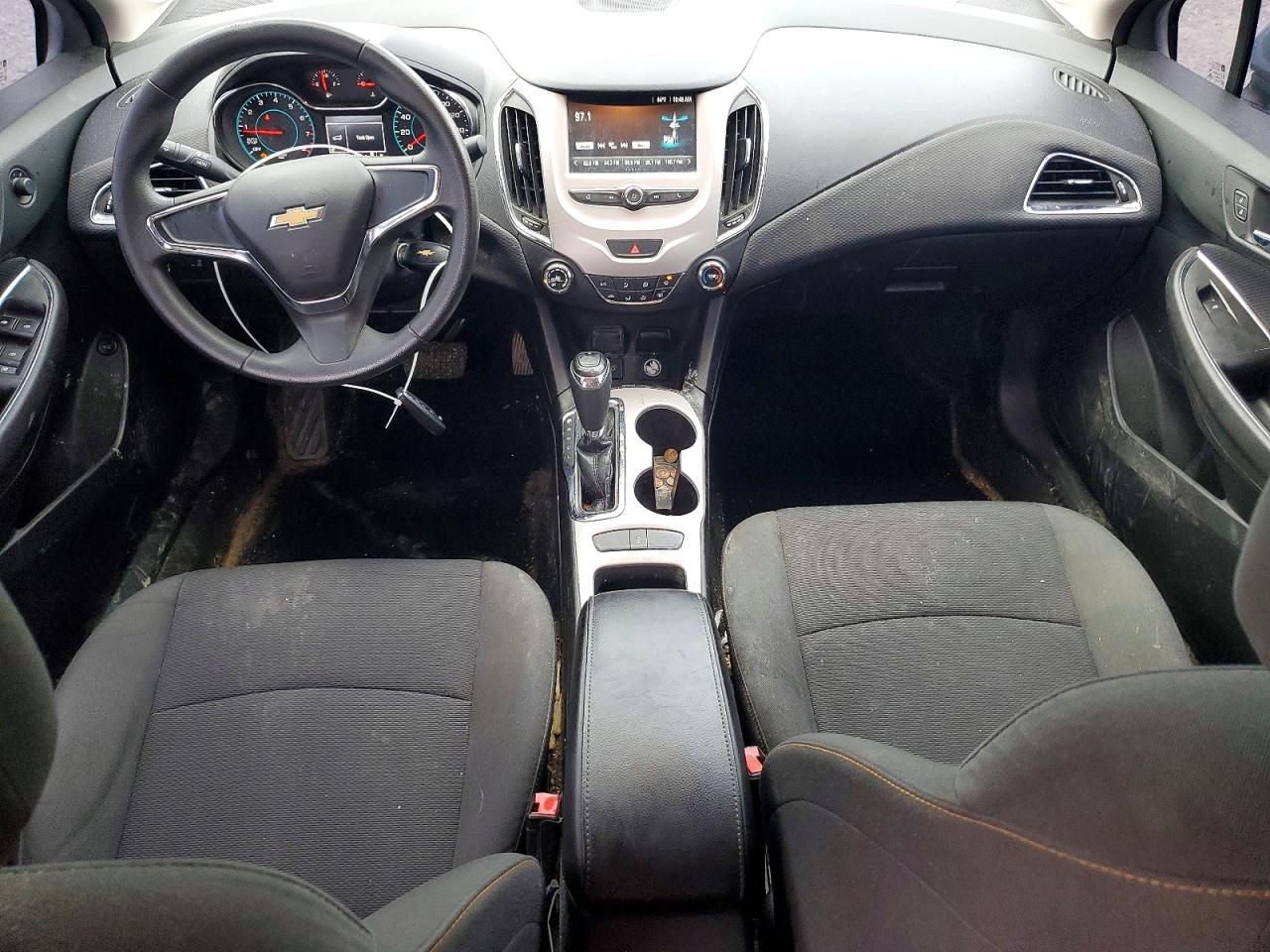 2017 CHEVROLET CRUZE LS photo 8