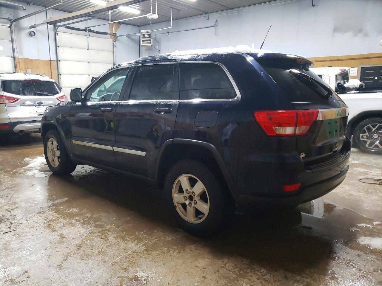 2011 JEEP GRAND CHEROKEE LAREDO photo 2