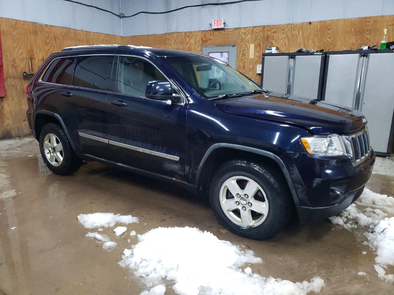 2011 JEEP GRAND CHEROKEE LAREDO photo 4