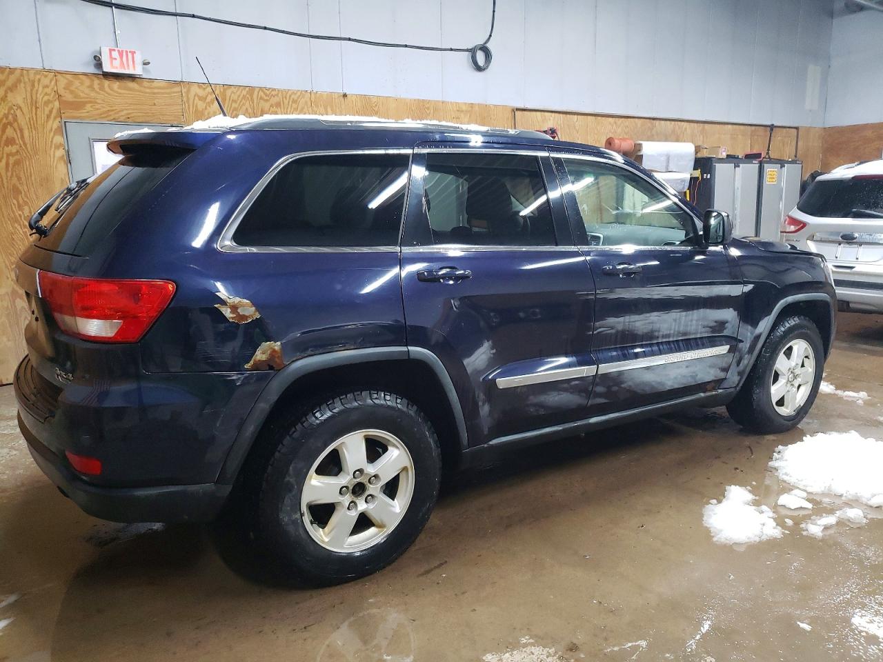 2011 JEEP GRAND CHEROKEE LAREDO photo 3