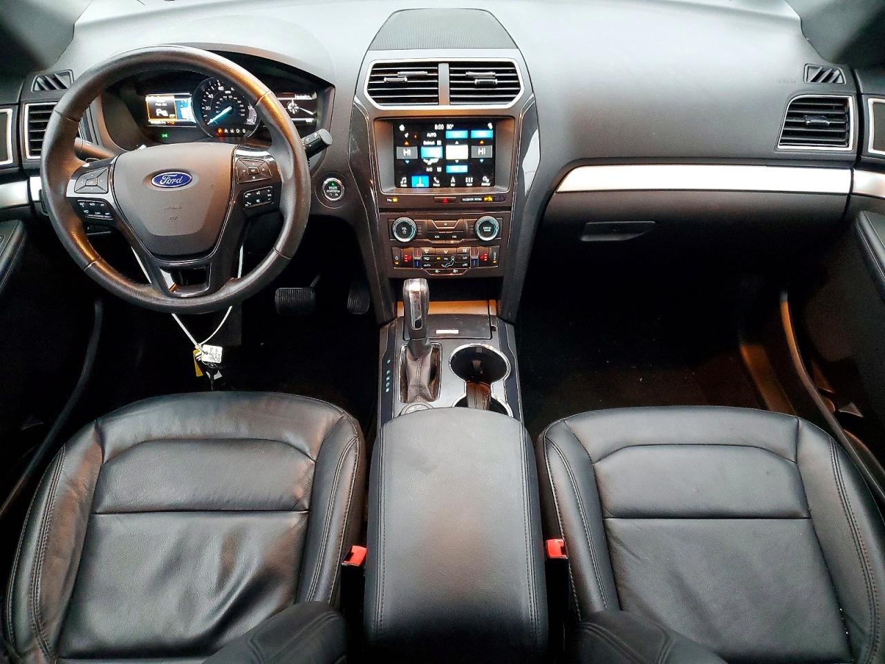 2017 FORD EXPLORER XLT photo 8