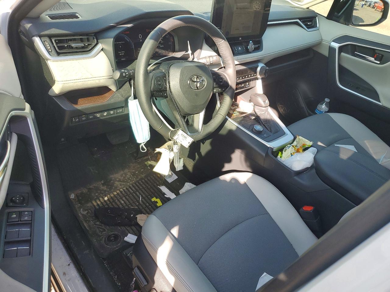 2025 TOYOTA RAV4 LIMITED photo 8