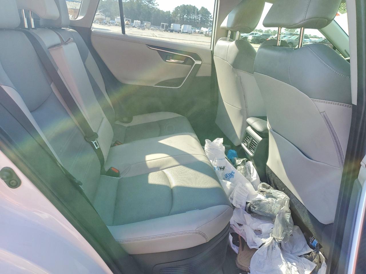 2025 TOYOTA RAV4 LIMITED photo 11