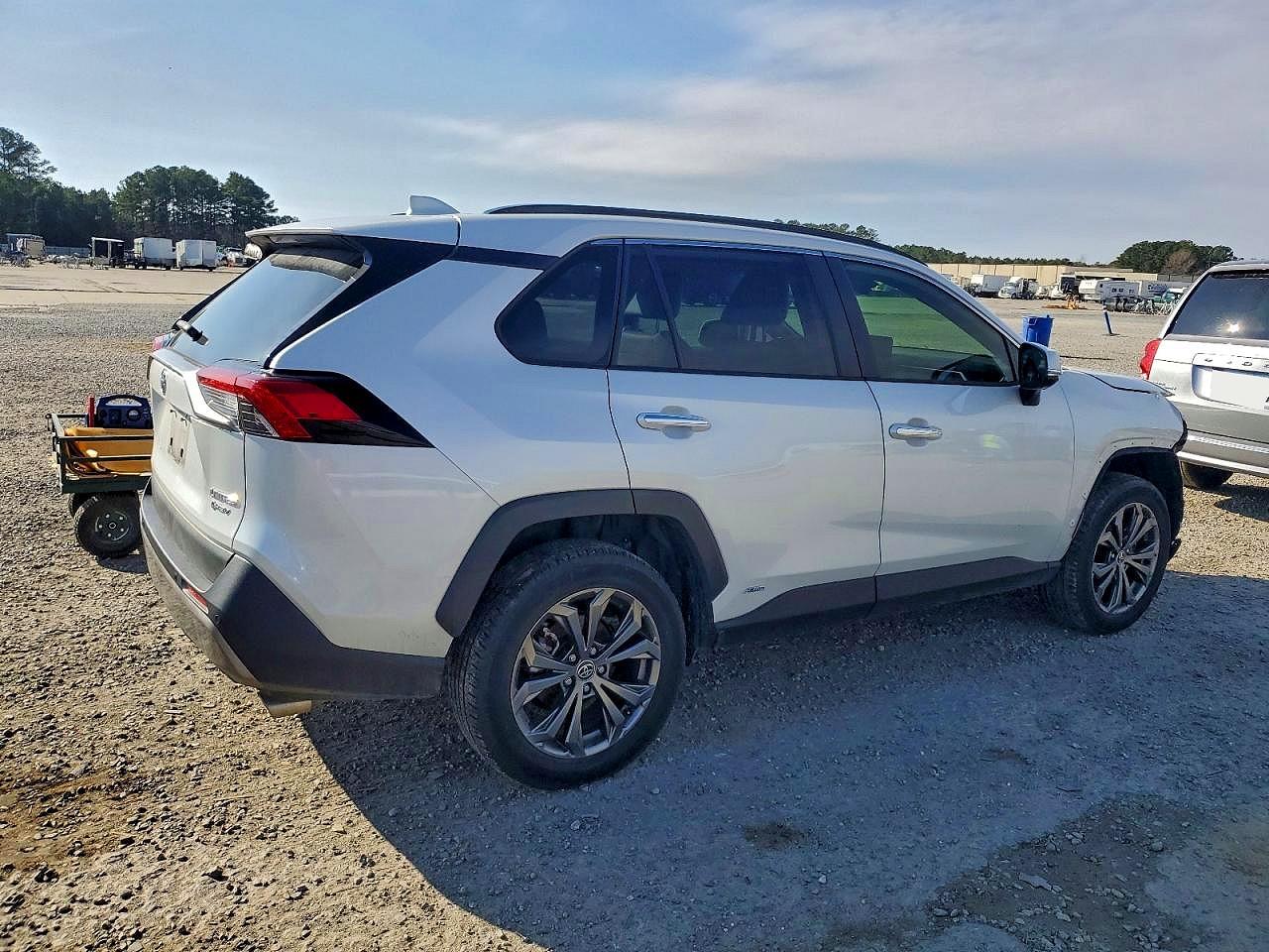 2025 TOYOTA RAV4 LIMITED photo 3