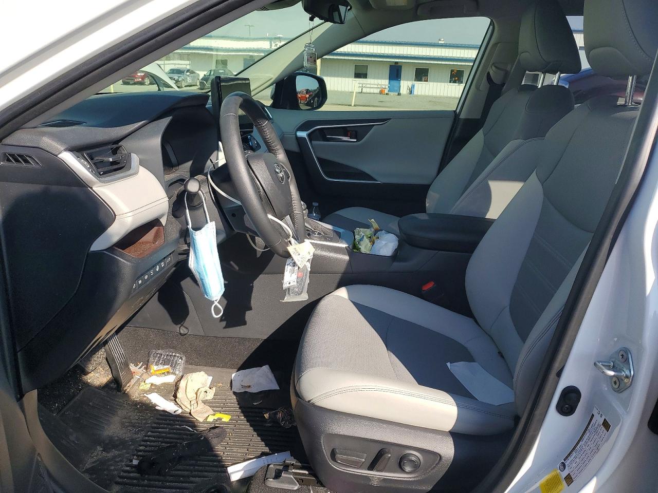 2025 TOYOTA RAV4 LIMITED photo 7