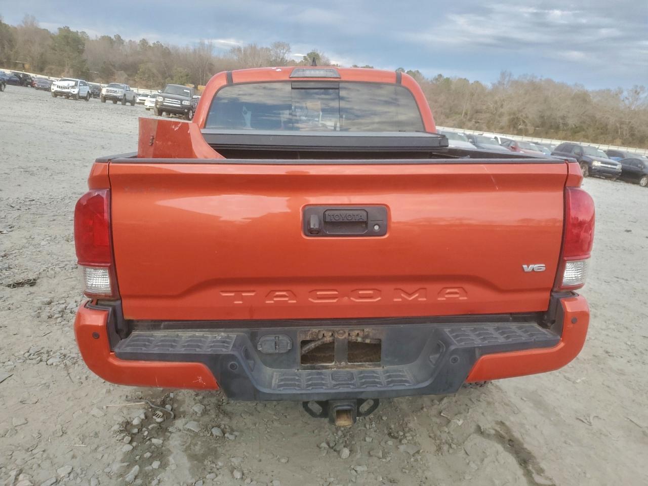 2017 TOYOTA TACOMA DOUBLE CAB photo 11