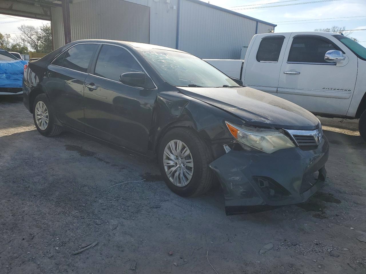 2013 TOYOTA CAMRY L photo 4
