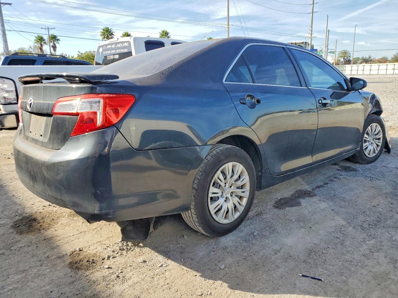 2013 TOYOTA CAMRY L photo 3