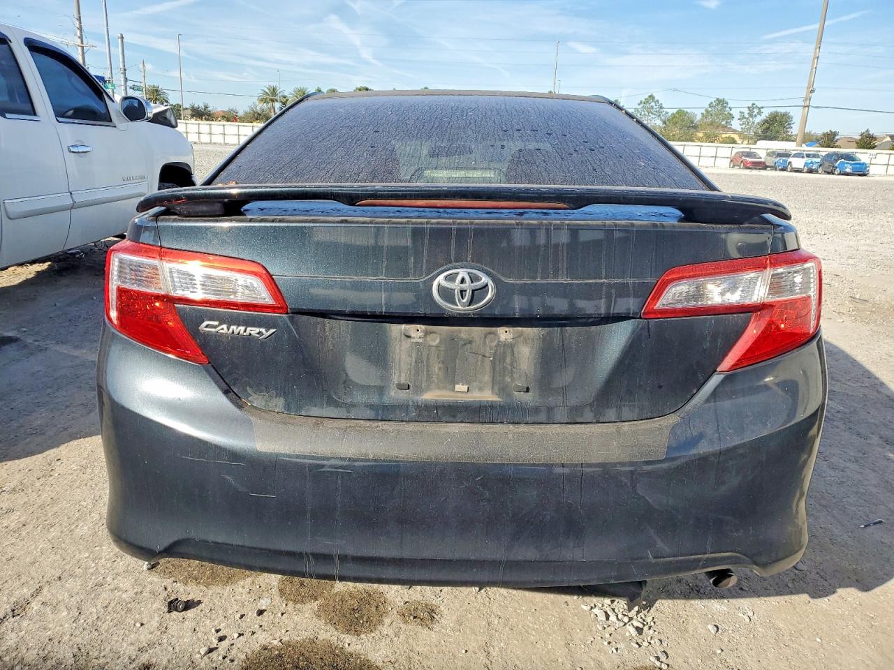 2013 TOYOTA CAMRY L photo 6