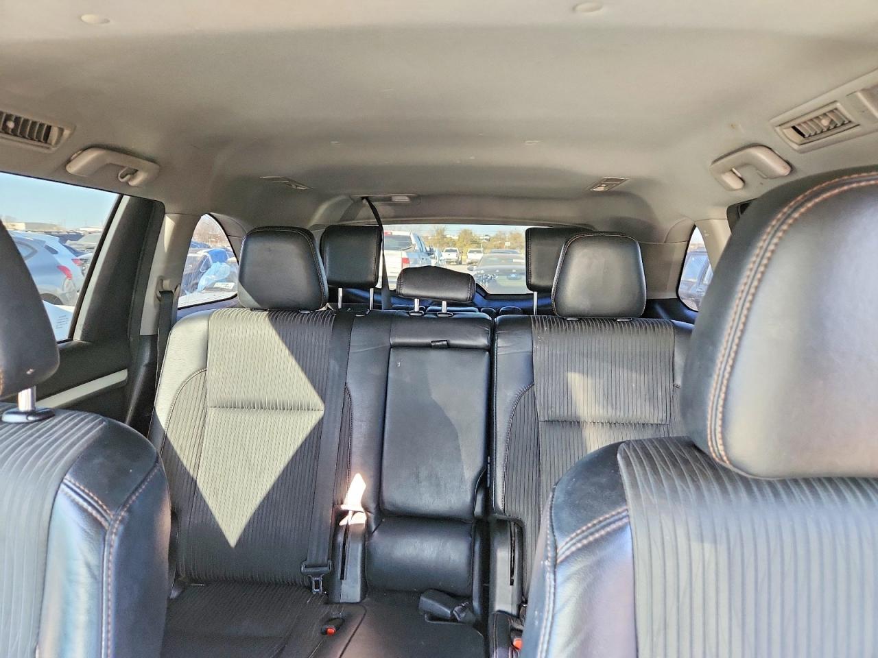 2017 TOYOTA HIGHLANDER LE photo 28