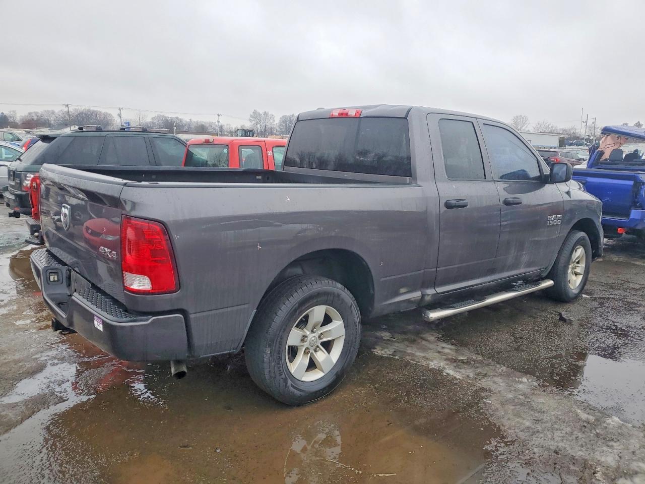 2017 RAM 1500 ST photo 3