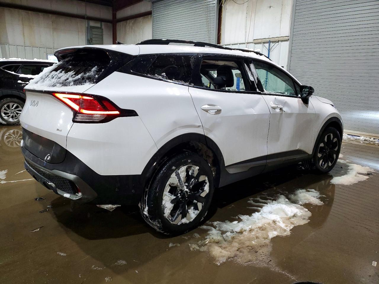 2023 KIA SPORTAGE X LINE photo 3
