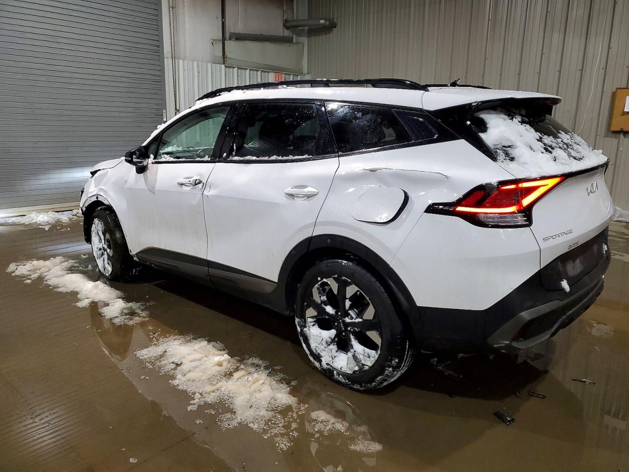 2023 KIA SPORTAGE X LINE photo 2