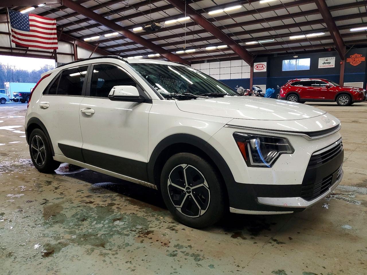 2024 KIA NIRO EX photo 4