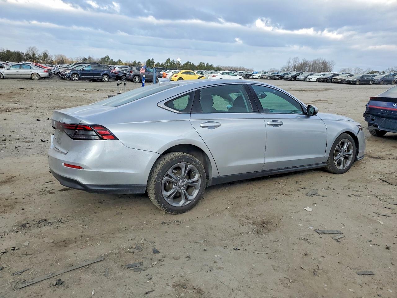 2024 HONDA ACCORD EX photo 3
