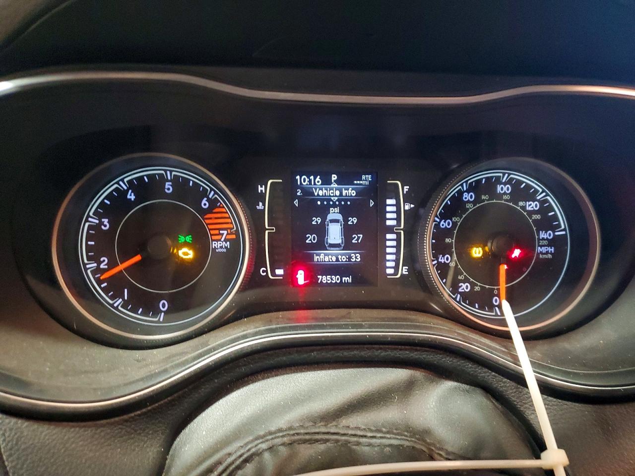 2019 JEEP CHEROKEE LATITUDE PLUS photo 9