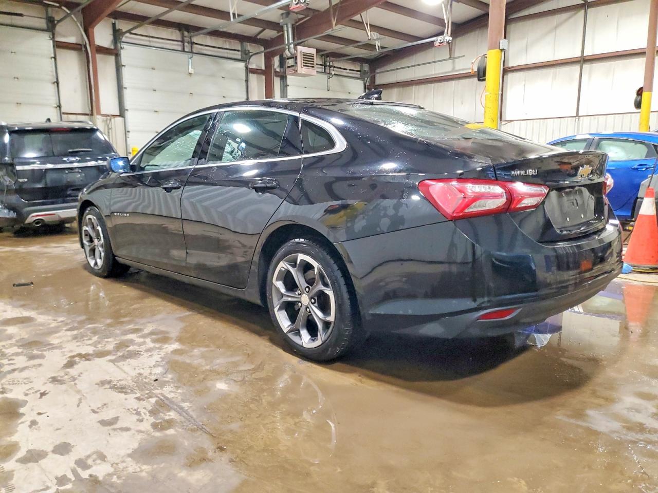 2021 CHEVROLET MALIBU LT photo 2