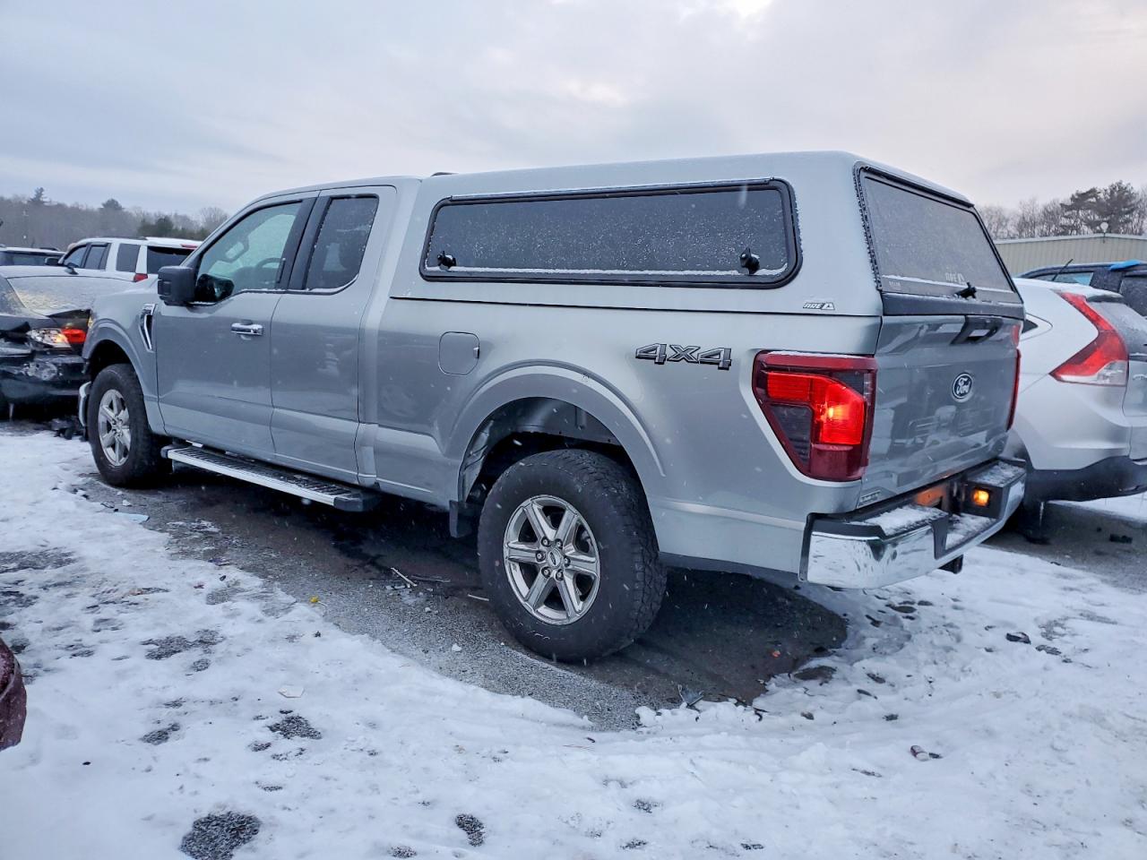 2024 FORD F150 XLT photo 2