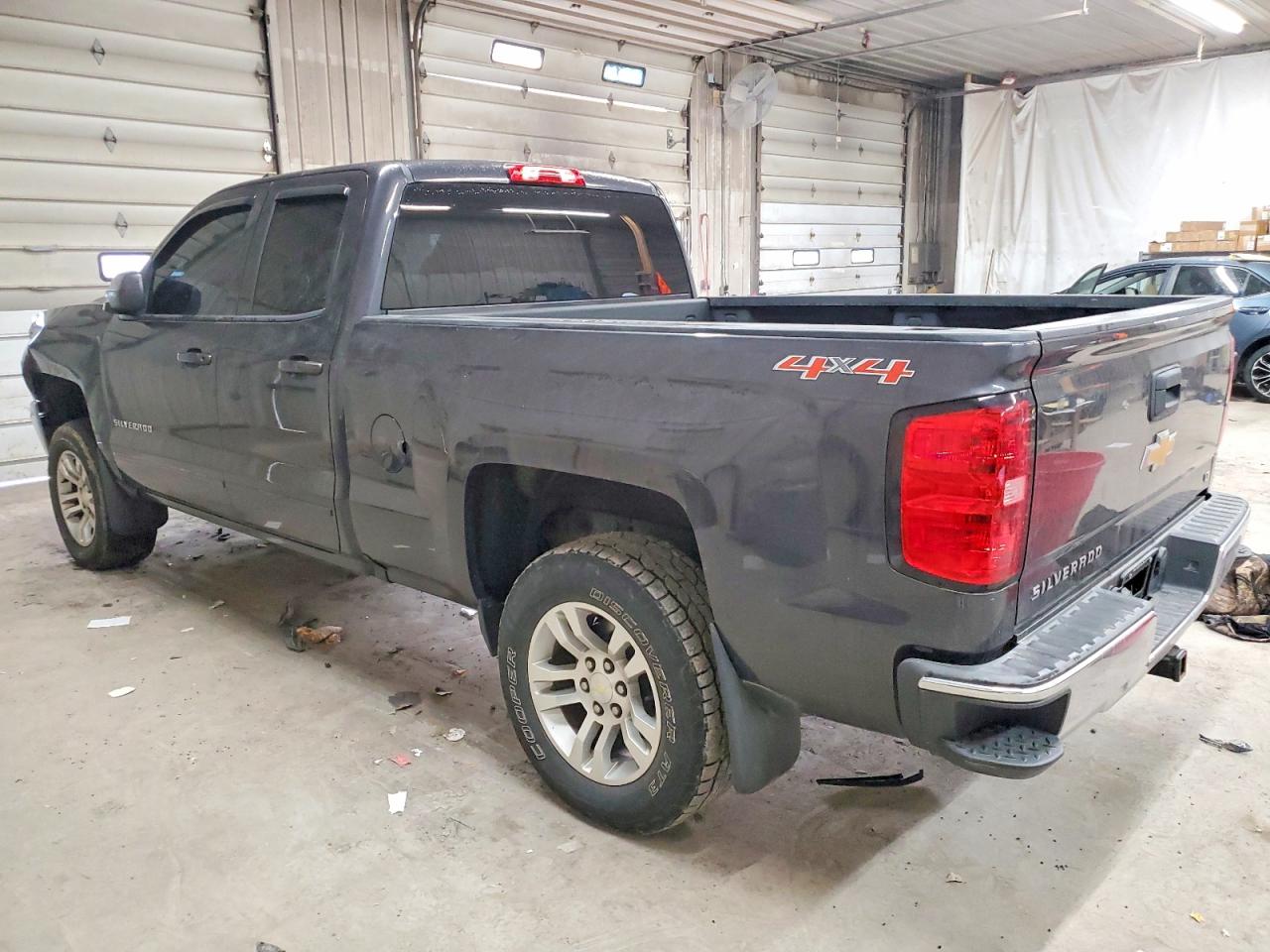 2016 CHEVROLET SILVERADO K1500 LT photo 2