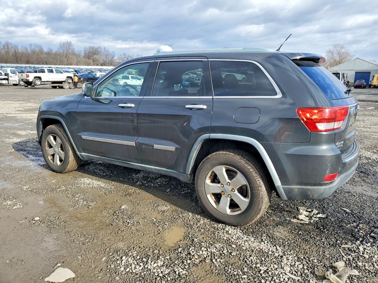 2011 JEEP GRAND CHEROKEE LIMITED photo 2