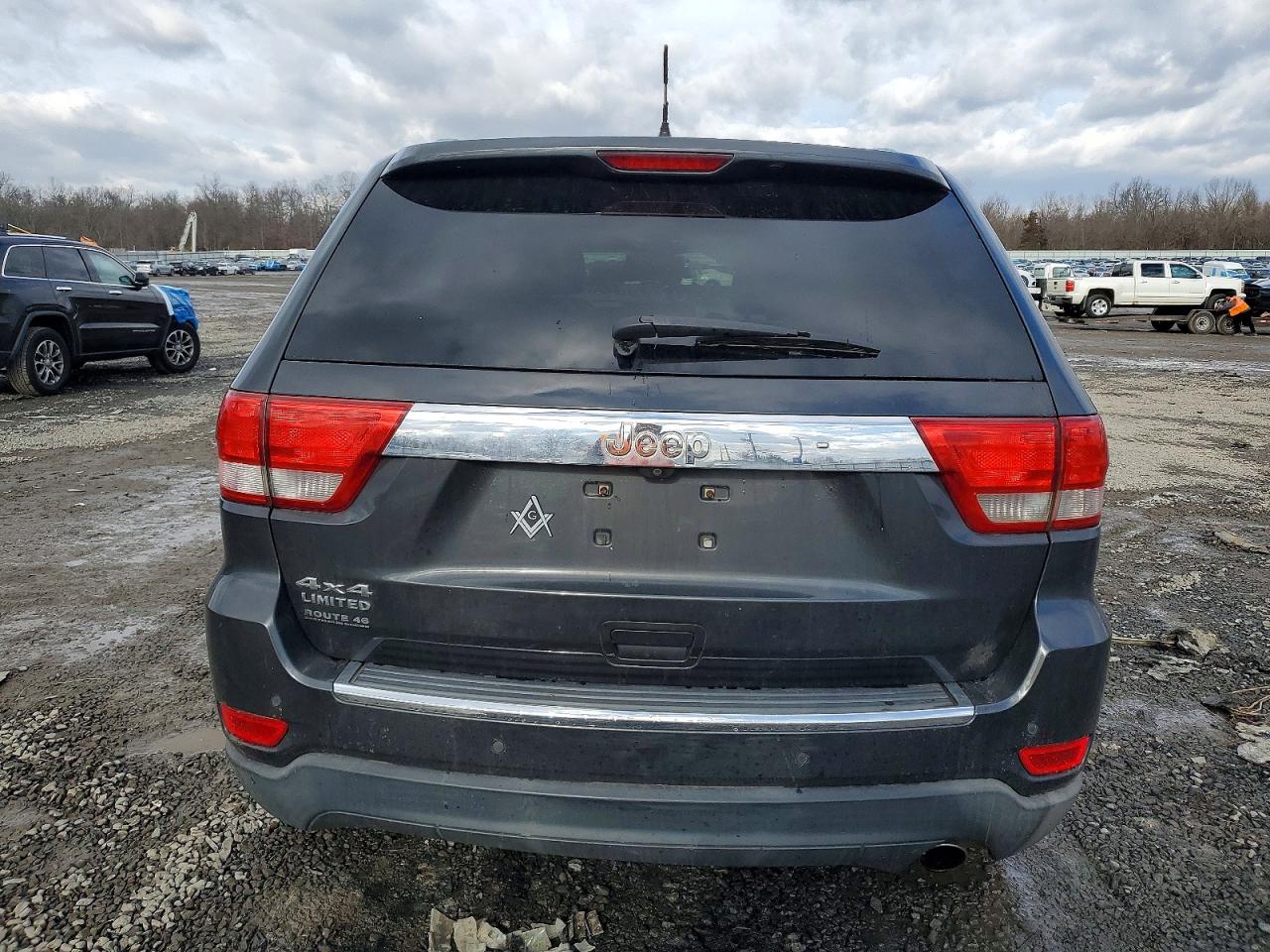 2011 JEEP GRAND CHEROKEE LIMITED photo 6