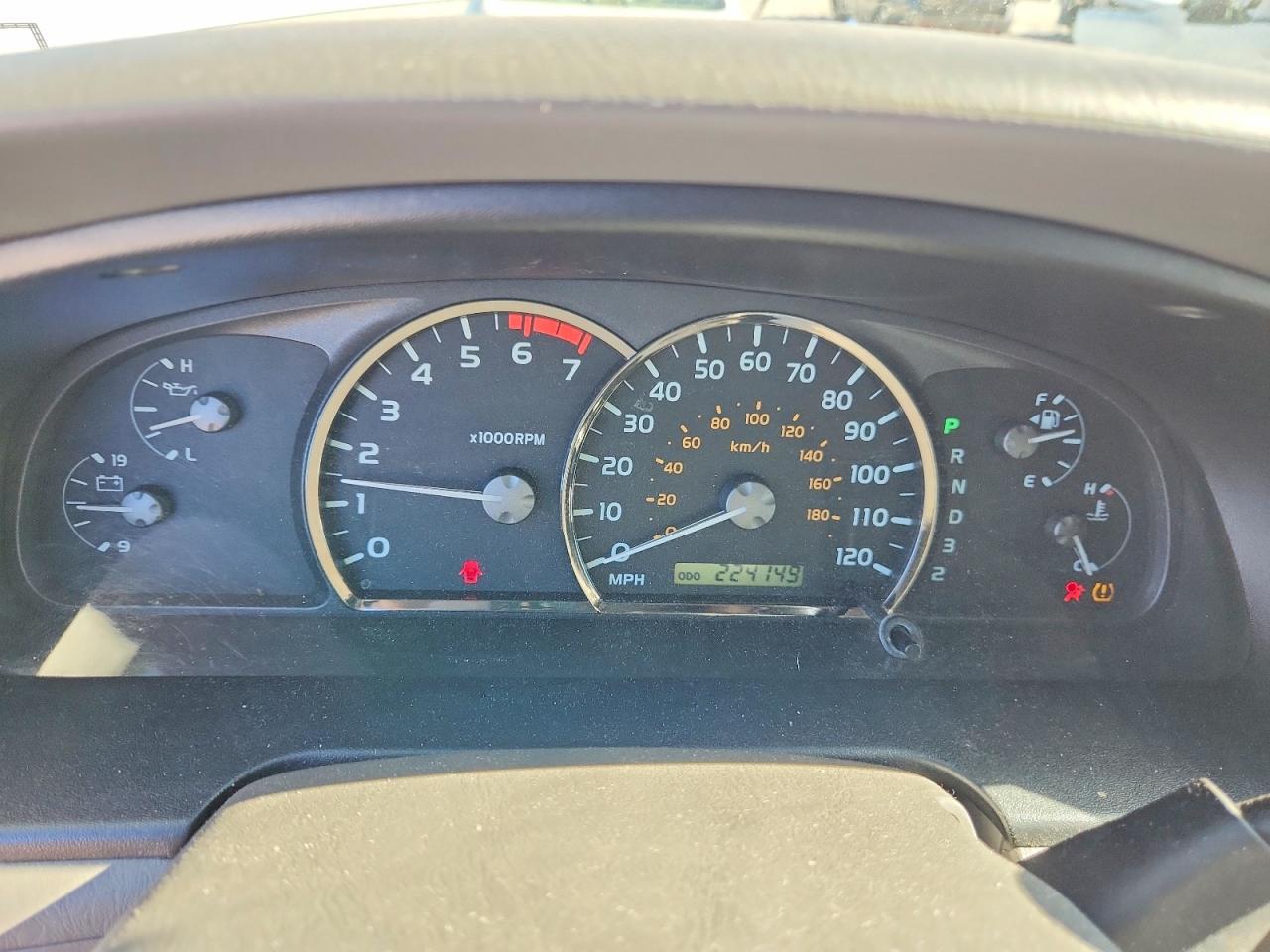 2005 TOYOTA SEQUOIA SR5 photo 25