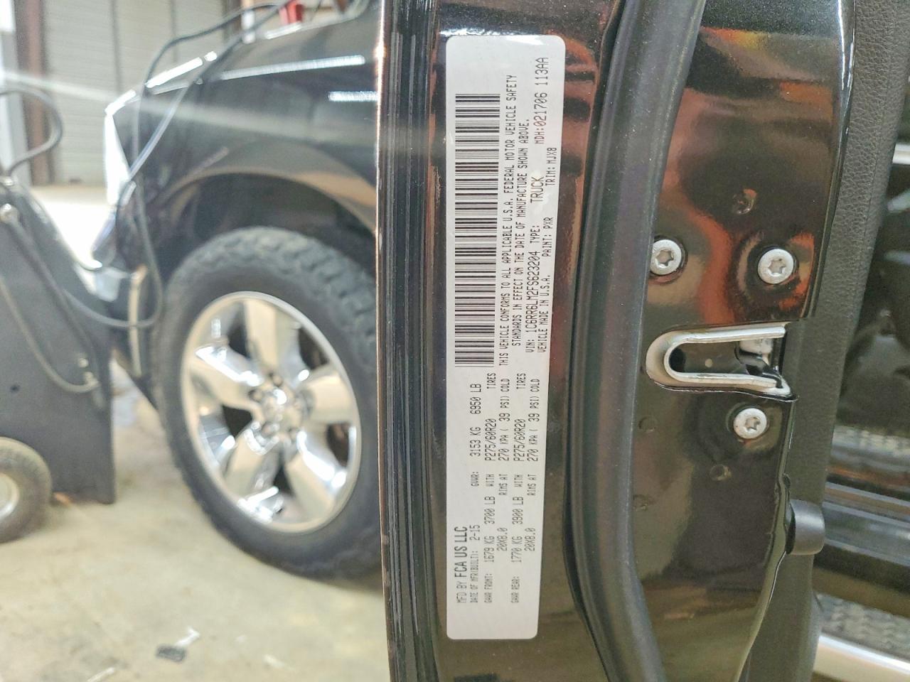 2015 RAM 1500 SLT photo 12