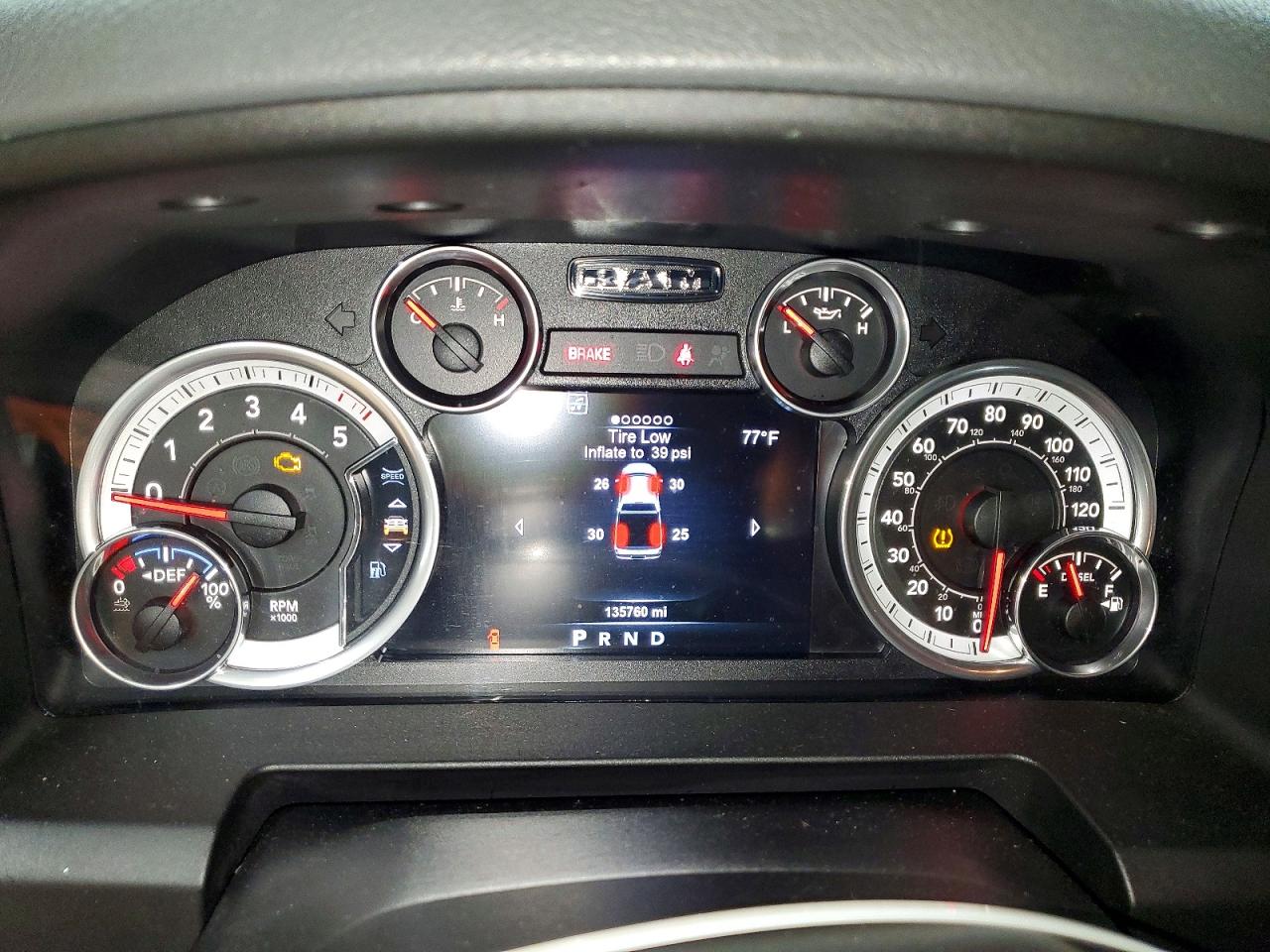 2015 RAM 1500 SLT photo 9