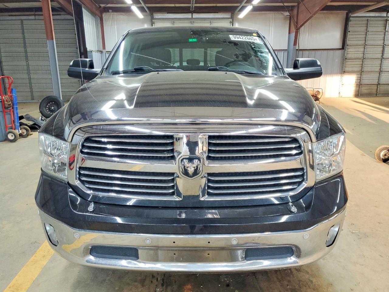 2015 RAM 1500 SLT photo 5