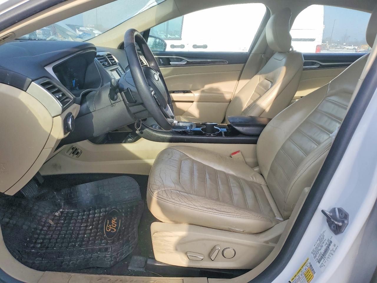 2014 FORD FUSION SE photo 7