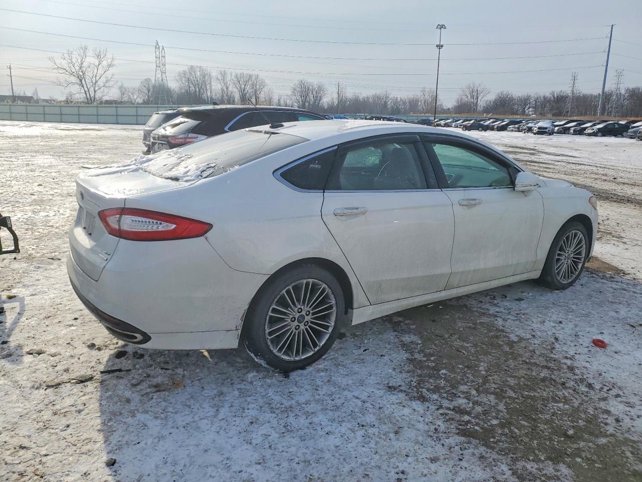 2014 FORD FUSION SE photo 3
