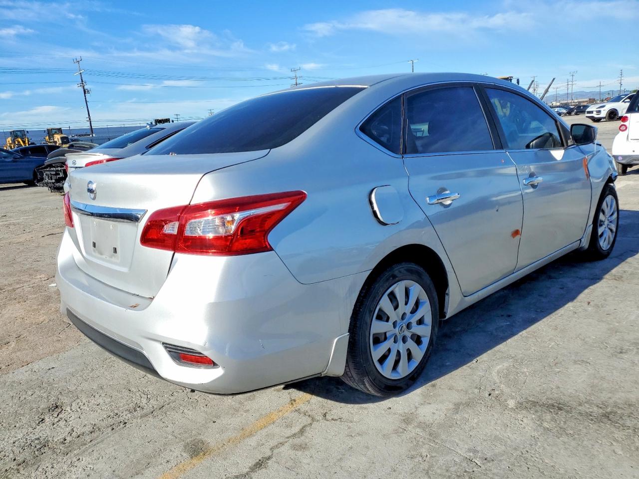 2018 NISSAN SENTRA S photo 5
