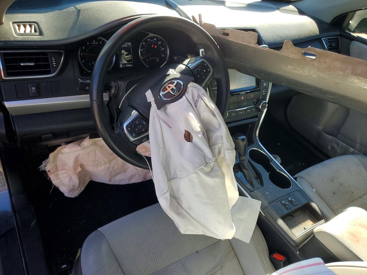 2016 TOYOTA CAMRY XSE photo 8