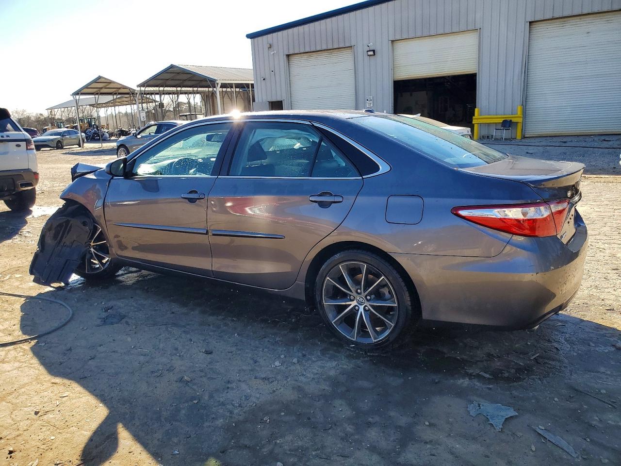 2016 TOYOTA CAMRY XSE photo 2
